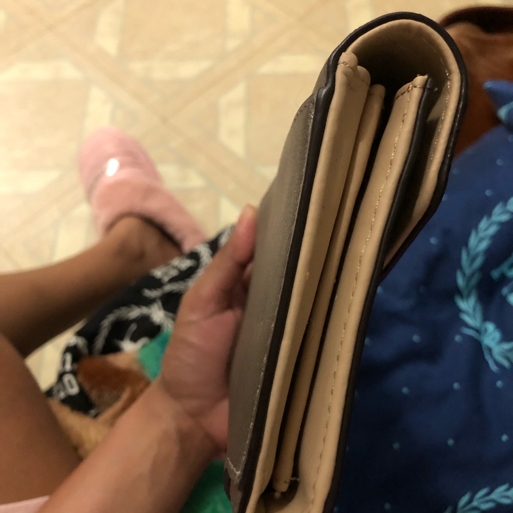 GUESS WALLET - Picture 8 of 12